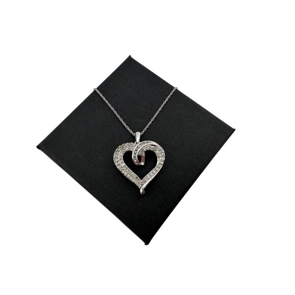 Stunning 1 Ct Natural Diamond Heart Shaped Pendant with Chain - Picture 10 of 16